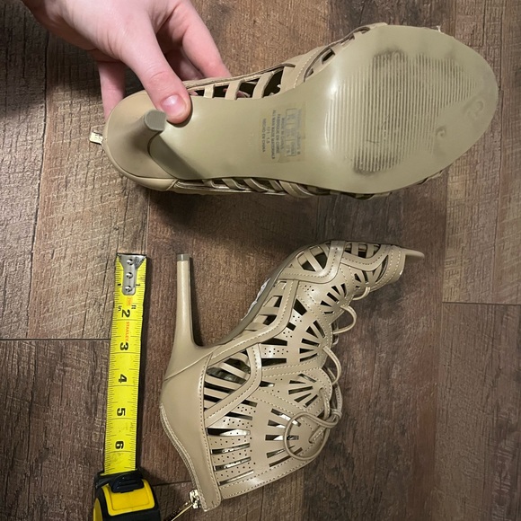 Guess Heels - Picture 4 of 4